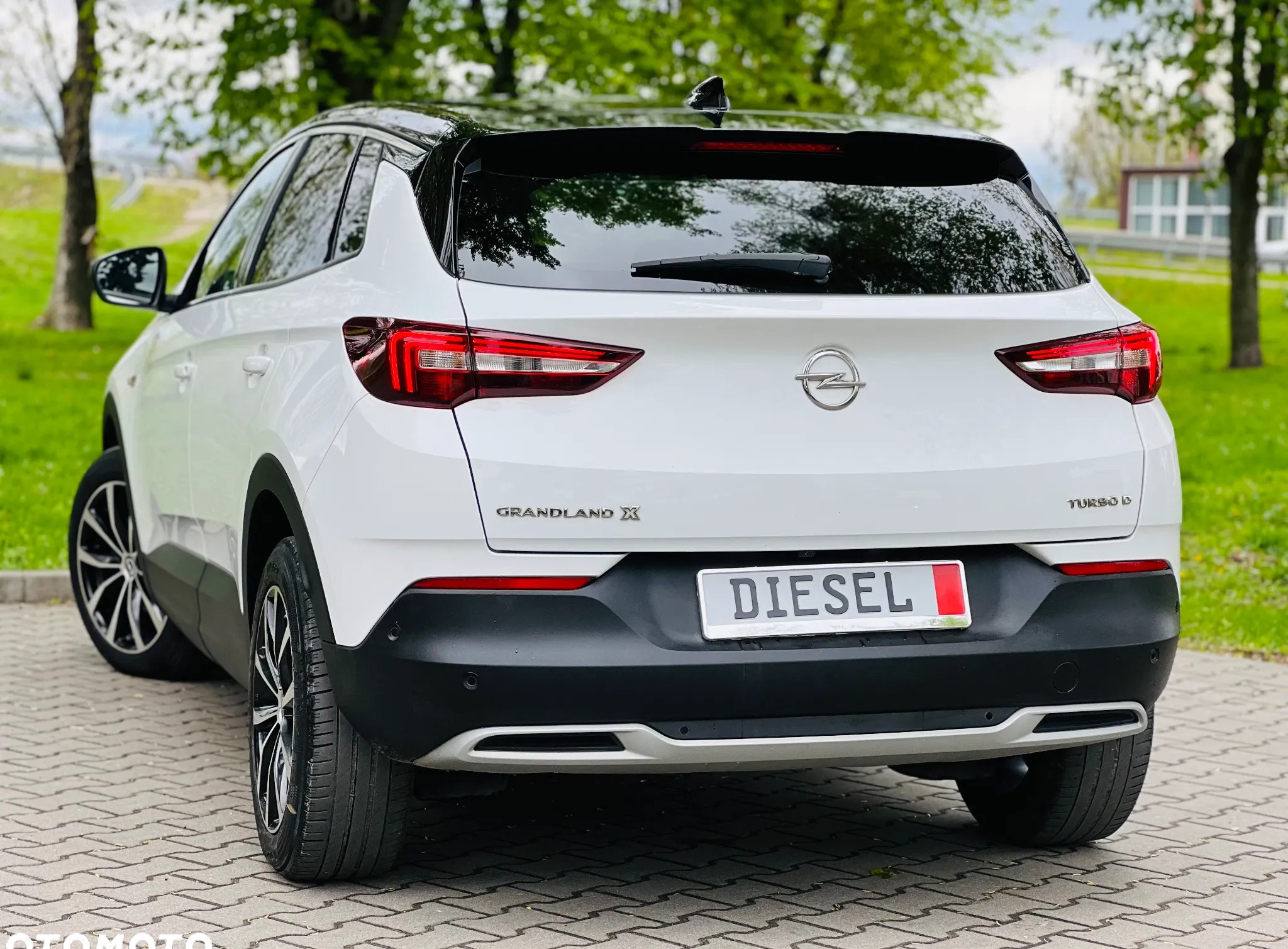 Opel Grandland X cena 63900 przebieg: 167533, rok produkcji 2017 z Siewierz małe 742